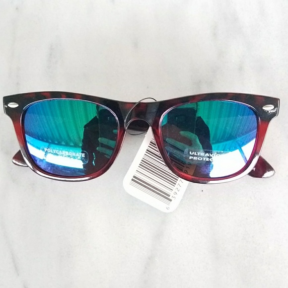 Accessories - Wayfarer Unisex Brown Sunglasses Tortoise shell
